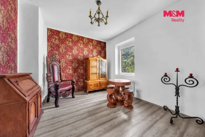 Prodej bytu 3+kk, Úpice, Svornosti, 170 m2