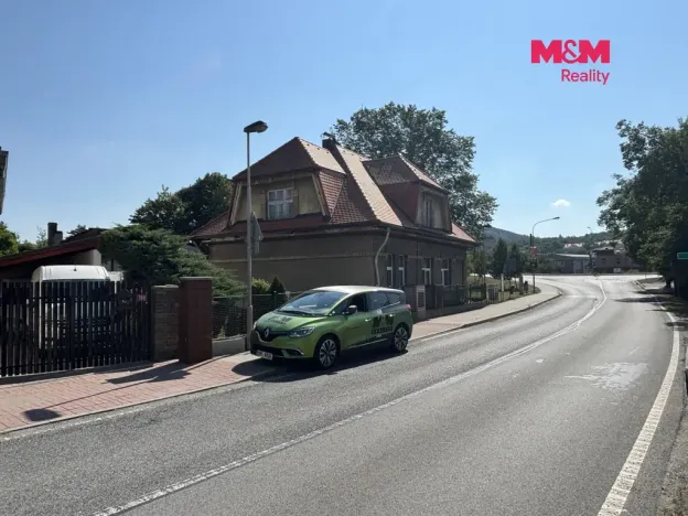 Prodej rodinného domu, Králův Dvůr, Fučíkova, 300 m2