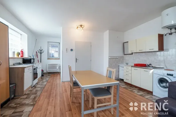 Pronájem bytu 1+kk, Moravany, Vnitřní, 42 m2