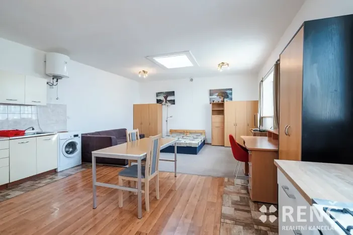 Pronájem bytu 1+kk, Moravany, Vnitřní, 42 m2