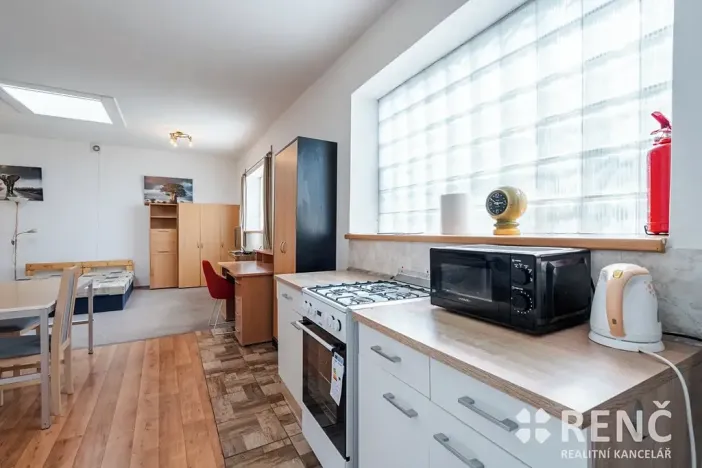 Pronájem bytu 1+kk, Moravany, Vnitřní, 42 m2