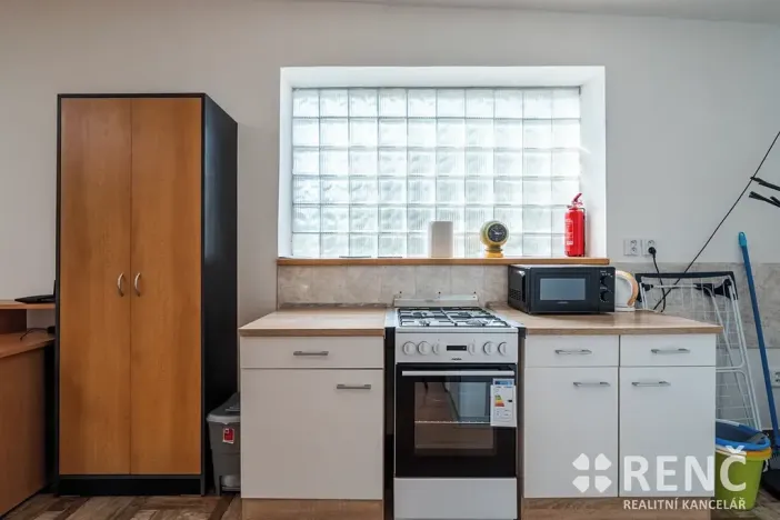 Pronájem bytu 1+kk, Moravany, Vnitřní, 42 m2