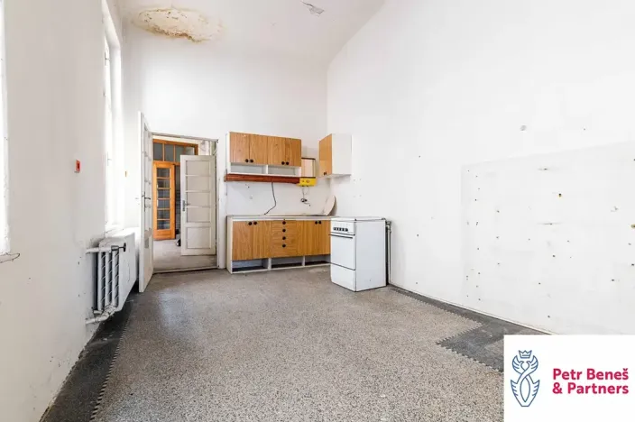 Prodej obchodního prostoru, Rakovník, Husovo náměstí, 622 m2