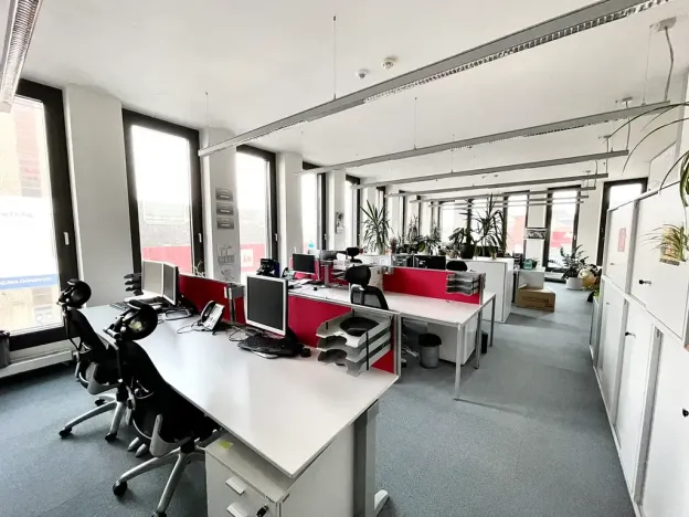 Pronájem kanceláře, Brno, Úzká, 300 m2