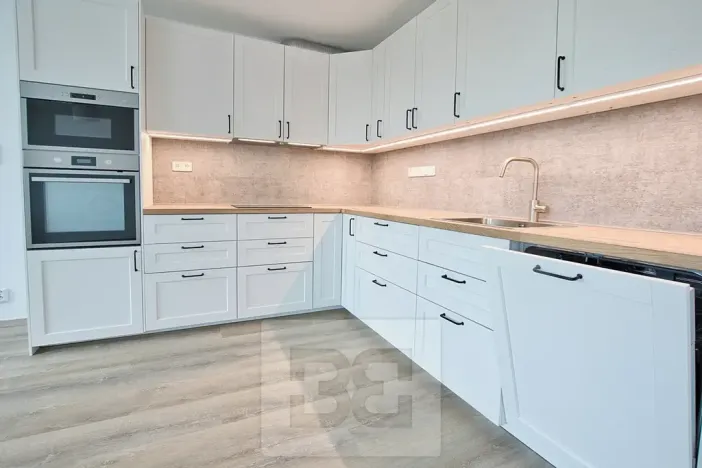 Pronájem bytu 3+kk, Praha - Braník, Novodvorská, 71 m2