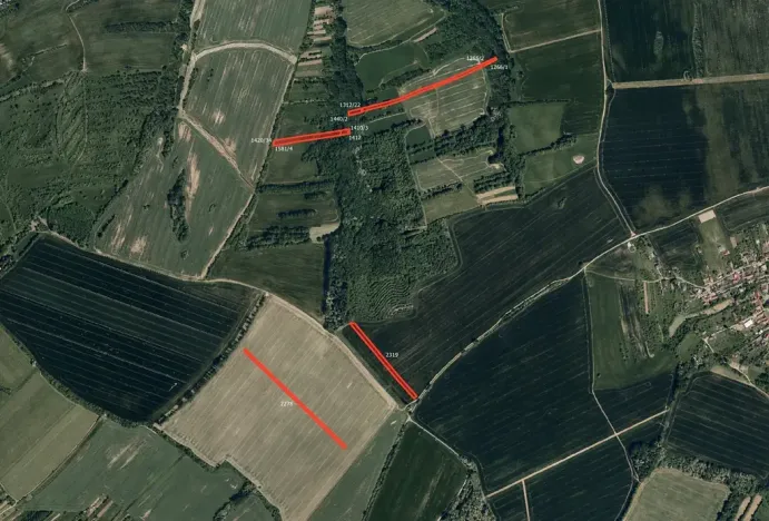 Prodej pole, Uherské Hradiště, 15627 m2