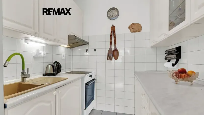 Prodej bytu 2+kk, Praha - Horní Měcholupy, Neapolská, 43 m2