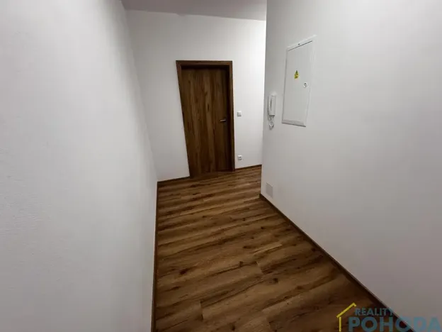 Pronájem bytu 2+kk, Dašice, U Kasáren, 48 m2