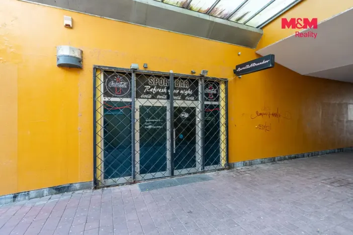 Pronájem obchodního prostoru, Praha, Trnkovo náměstí, 324 m2