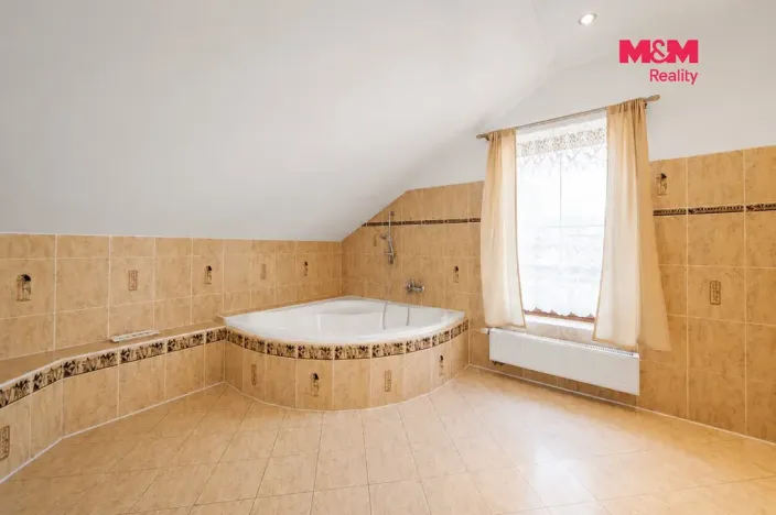 Prodej bytu 3+1, Praha - Újezd nad Lesy, Svojšická, 132 m2