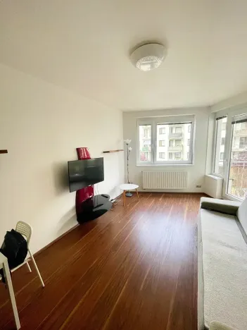 Pronájem bytu 1+kk, Praha - Střížkov, Makedonská, 34 m2