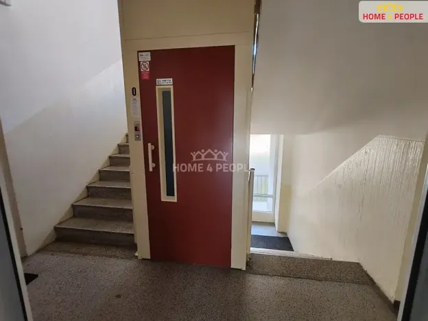Pronájem bytu 4+1, Karlovy Vary, Školní, 84 m2