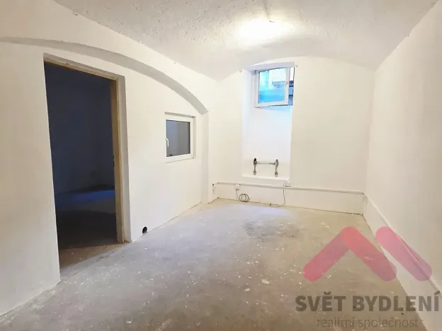 Pronájem výrobních prostor, Praha - Bubeneč, Čechova, 28 m2