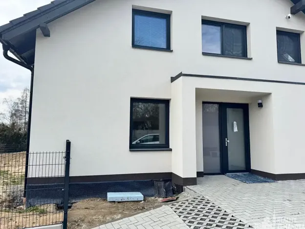 Pronájem bytu 2+kk, Jesenice, Hlavní, 47 m2