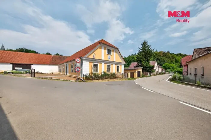 Prodej rodinného domu, Uzeničky - Černívsko, 163 m2