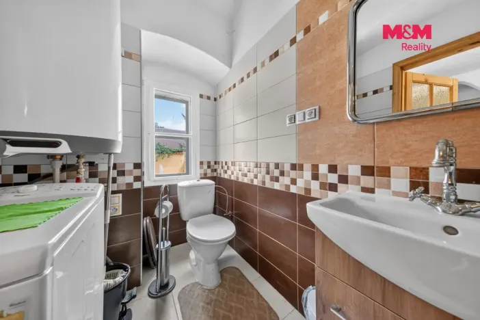 Prodej rodinného domu, Uzeničky - Černívsko, 163 m2