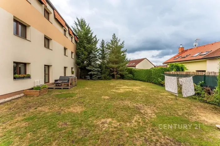 Prodej bytu 2+kk, Praha - Újezd nad Lesy, Velebného, 56 m2