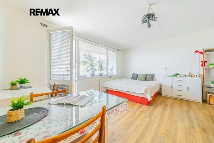 Prodej bytu 1+kk, Praha - Kamýk, Dobevská, 25 m2