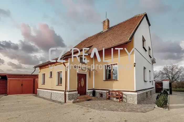 Prodej komerční nemovitosti, Pečky, 345 m2
