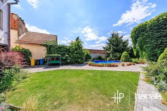 Prodej rodinného domu, Hradčany, 243 m2