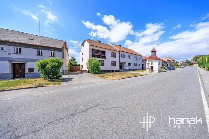Prodej rodinného domu, Hradčany, 243 m2
