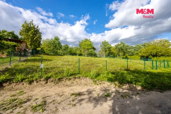 Prodej zahrady, Pardubice, 399 m2