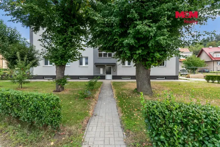 Prodej bytu 2+1, Králův Dvůr - Karlova Huť, Na Louce, 68 m2