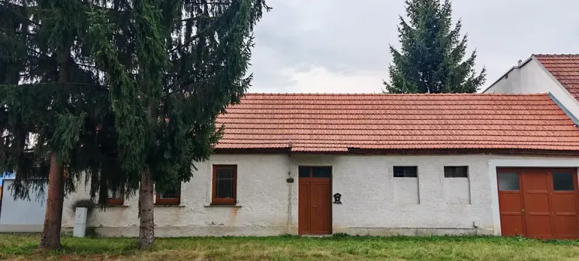 Pronájem skladu, Šumice, 141 m2