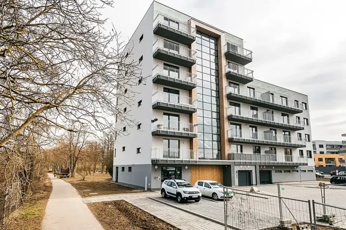 Pronájem garážového stání, Brno, Wágnerova, 15 m2