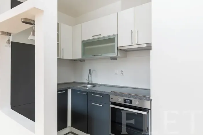 Pronájem bytu 1+kk, Praha - Horní Měcholupy, Boloňská, 36 m2