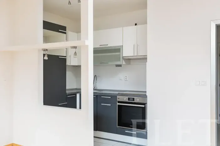 Pronájem bytu 1+kk, Praha - Horní Měcholupy, Boloňská, 36 m2