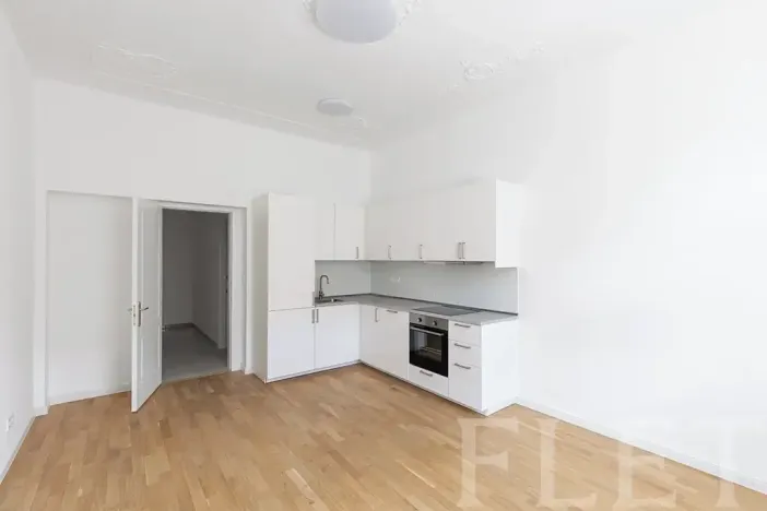 Pronájem bytu 1+kk, Praha - Bubeneč, Ovenecká, 33 m2