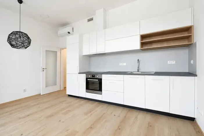 Pronájem bytu 2+kk, Praha - Karlín, Pod výtopnou, 33 m2