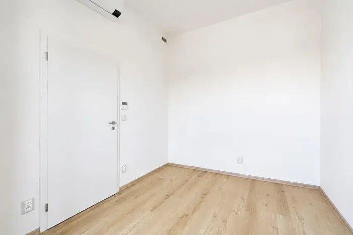 Pronájem bytu 2+kk, Praha - Karlín, Pod výtopnou, 33 m2