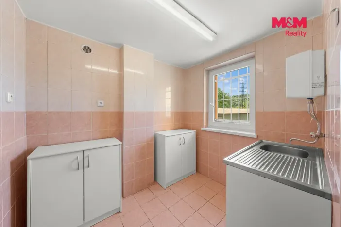 Prodej obchodního prostoru, Ústí nad Labem - Neštěmice, Veslařská, 240 m2