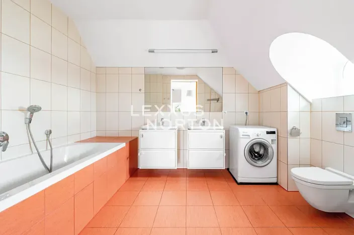 Pronájem bytu 3+1, Praha - Střešovice, Malá, 109 m2