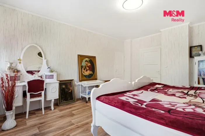 Prodej rodinného domu, Kněžmost - Koprník, 250 m2