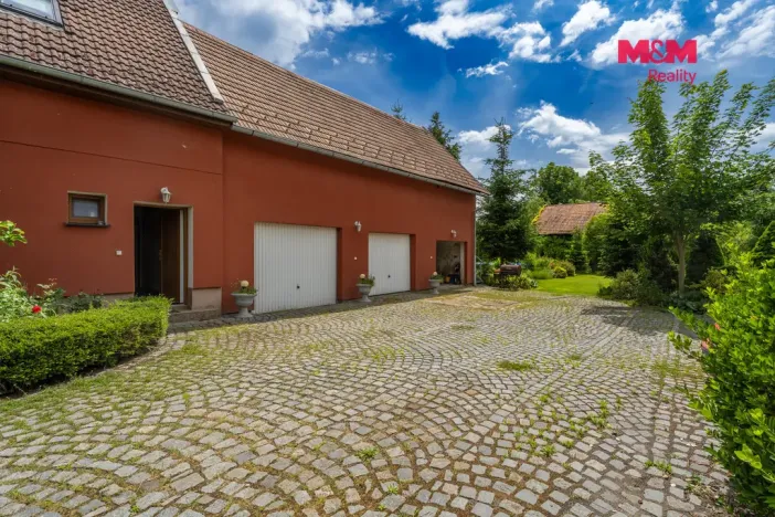 Prodej rodinného domu, Kněžmost - Koprník, 250 m2