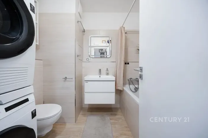 Pronájem bytu 2+kk, Praha - Hrdlořezy, Učňovská, 51 m2