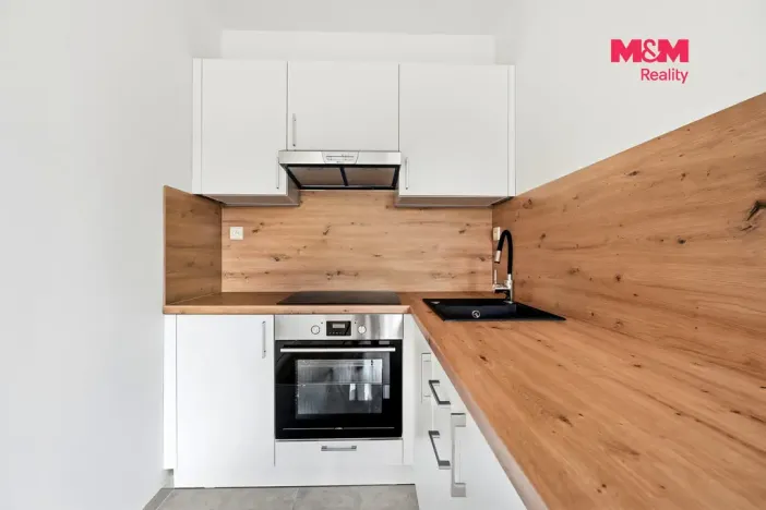 Prodej bytu 2+kk, Teplice, Pražská, 39 m2