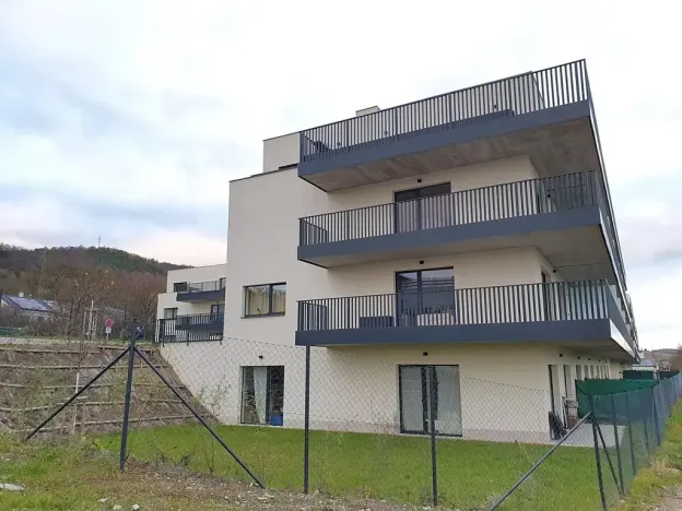 Pronájem bytu 1+kk, Beroun, U Židovského hřbitova, 46 m2
