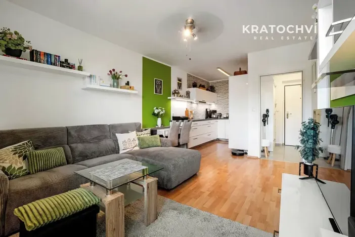 Prodej bytu 2+kk, Jesenice, Na Okruhu, 42 m2