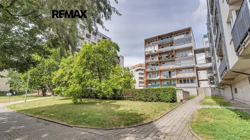 Prodej bytu 2+kk, Praha - Strašnice, Názovská, 60 m2