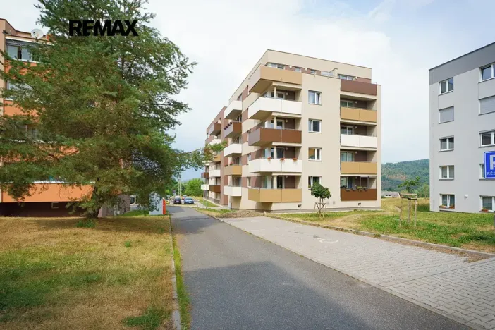 Prodej bytu 2+kk, Jince, Zborovská, 45 m2