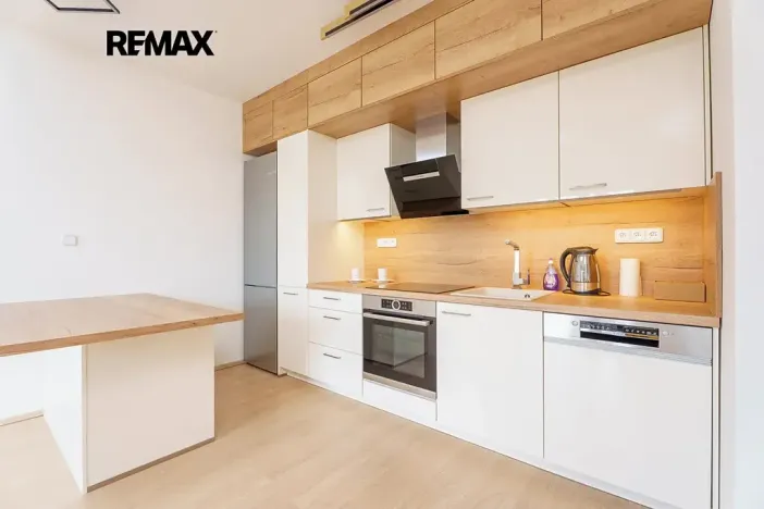 Prodej bytu 2+kk, Jince, Zborovská, 45 m2