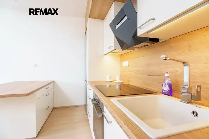 Prodej bytu 2+kk, Jince, Zborovská, 45 m2