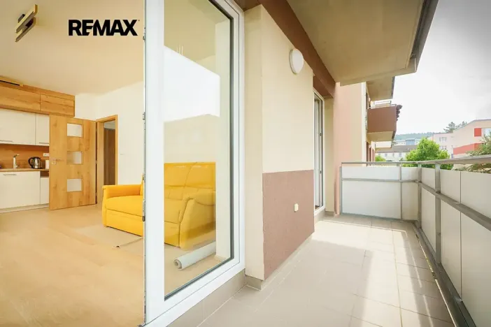 Prodej bytu 2+kk, Jince, Zborovská, 45 m2