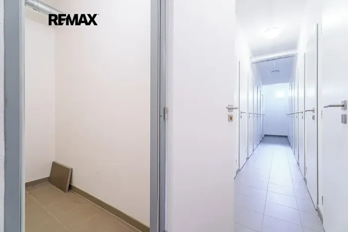 Prodej bytu 2+kk, Jince, Zborovská, 45 m2