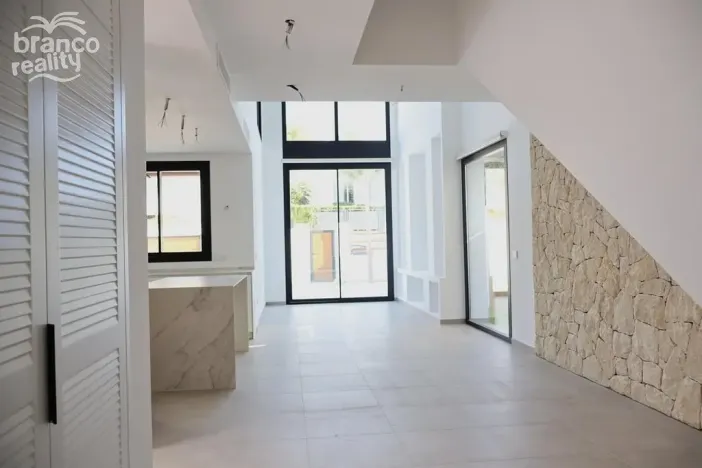 Prodej rodinného domu, Alfas del Pi, Alicante, Španělsko, 203 m2