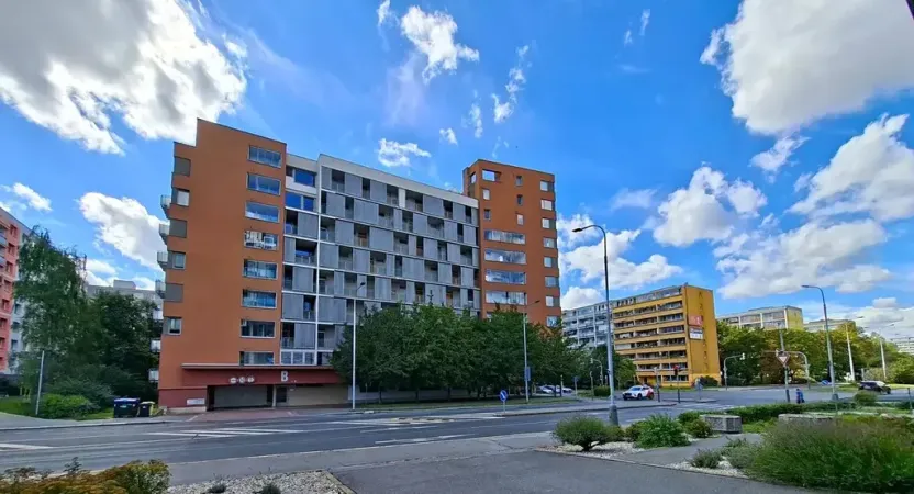 Pronájem bytu 1+kk, Praha - Kamýk, Novodvorská, 32 m2